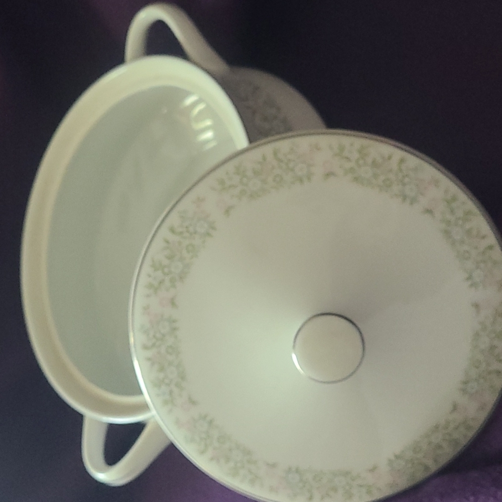 Vintage TaiHei China Soup Tureen with Lid - Picture 2 of 3